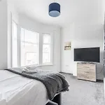 Teesside House - Sleeps Up To 10 *