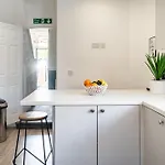 Teesside House - Sleeps Up To 10 * Redcar