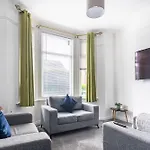 Teesside House - Sleeps Up To 10 Apartament