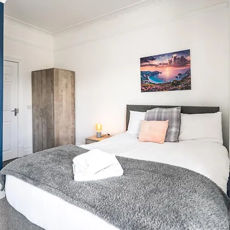 Apartament Teesside House - Sleeps Up To 10 *
