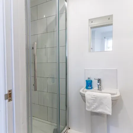 Teesside House - Sleeps Up To 10 * Redcar