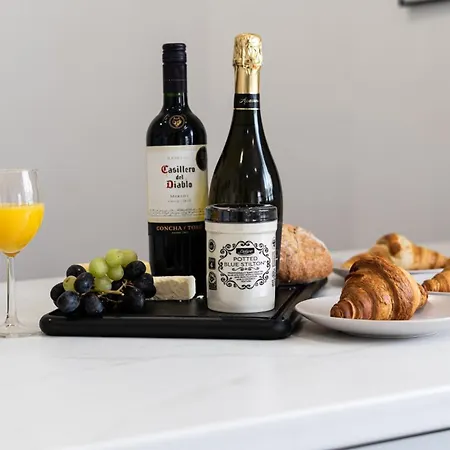 Teesside House - Sleeps Up To 10 公寓 雷德卡