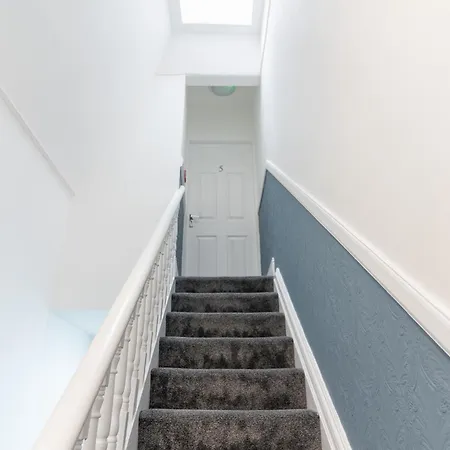 Teesside House - Sleeps Up To 10 雷德卡