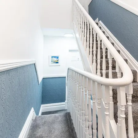 Apartment Teesside House - Sleeps Up To 10 Redcar